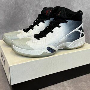 Air Jordan XXX (30) – White / Black / Wolf Grey (Men’s Size 9) Good condition